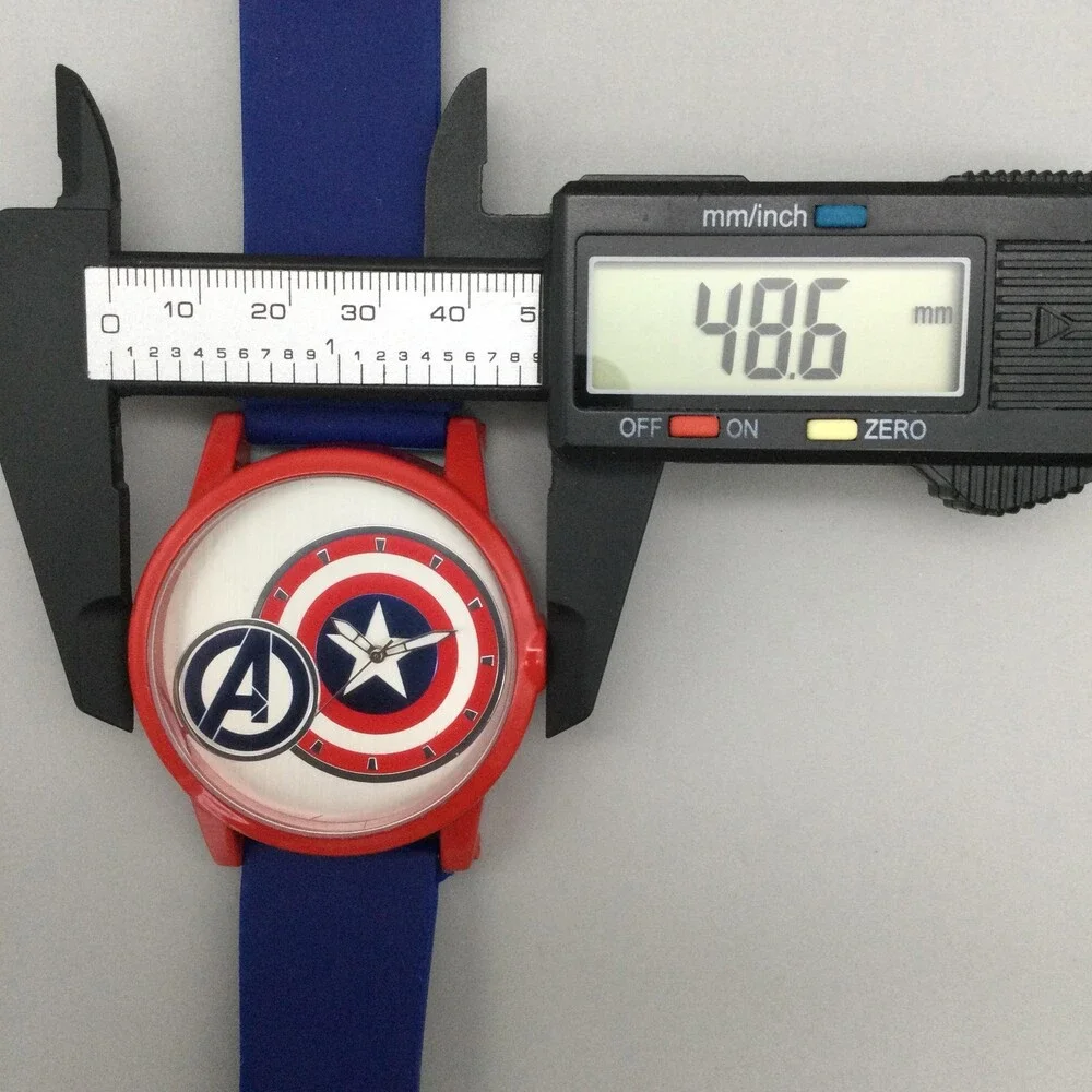 Marvel Avengers Captain America Mens Watch 49mm Red Blue Shield New Battery